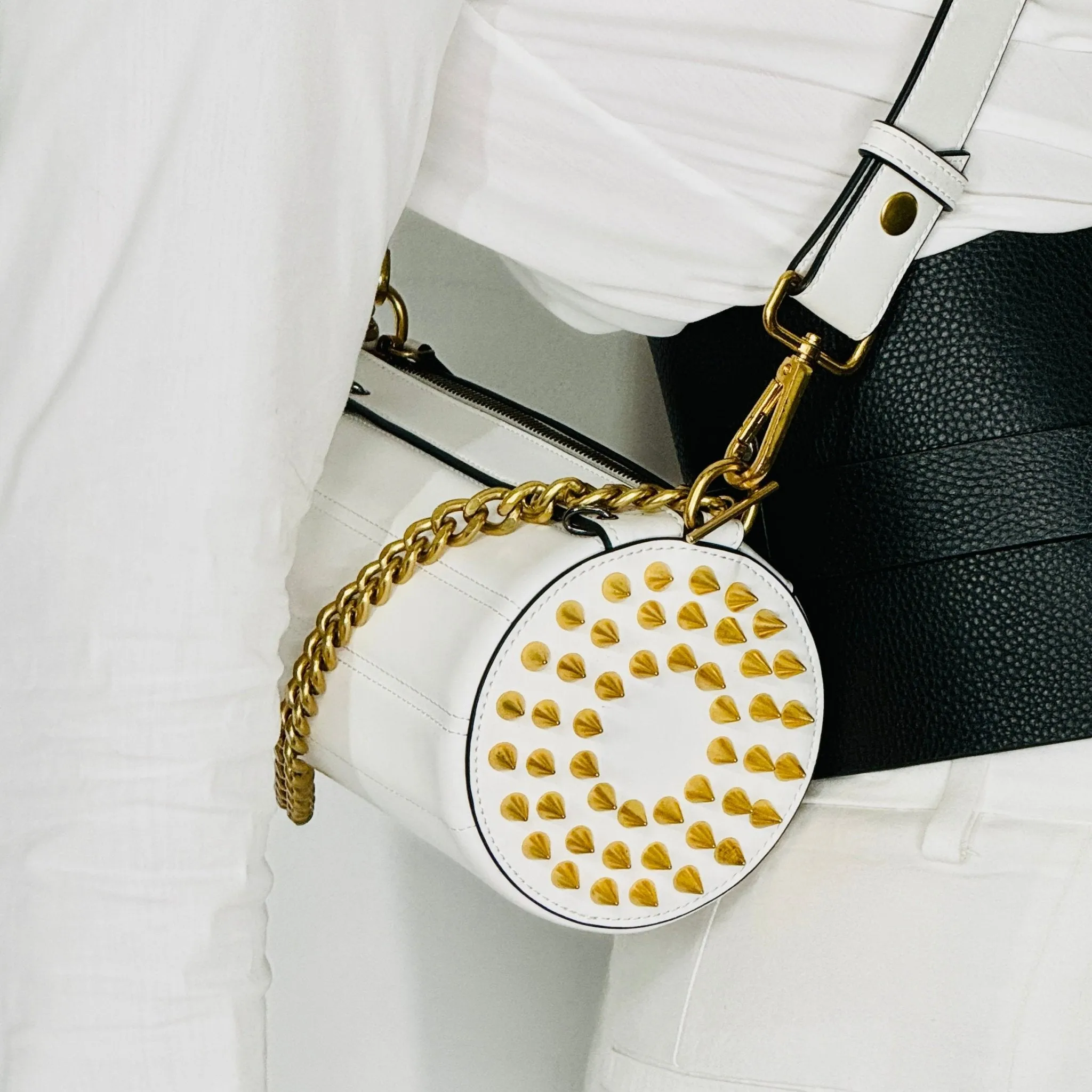 140E Tube Cross-body Bag in Yellow with Chain