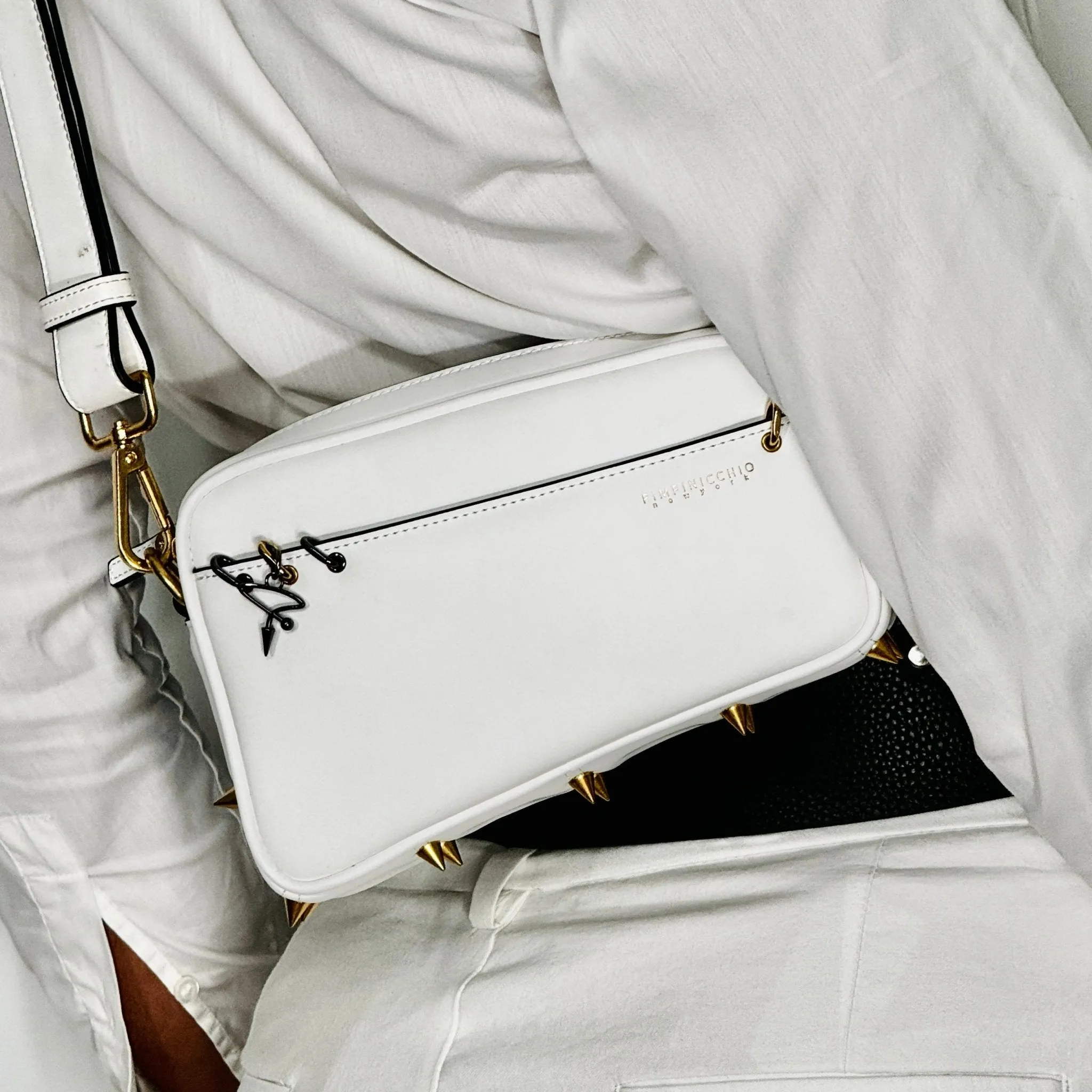 200W Asymmetrical Belt Bag In Black