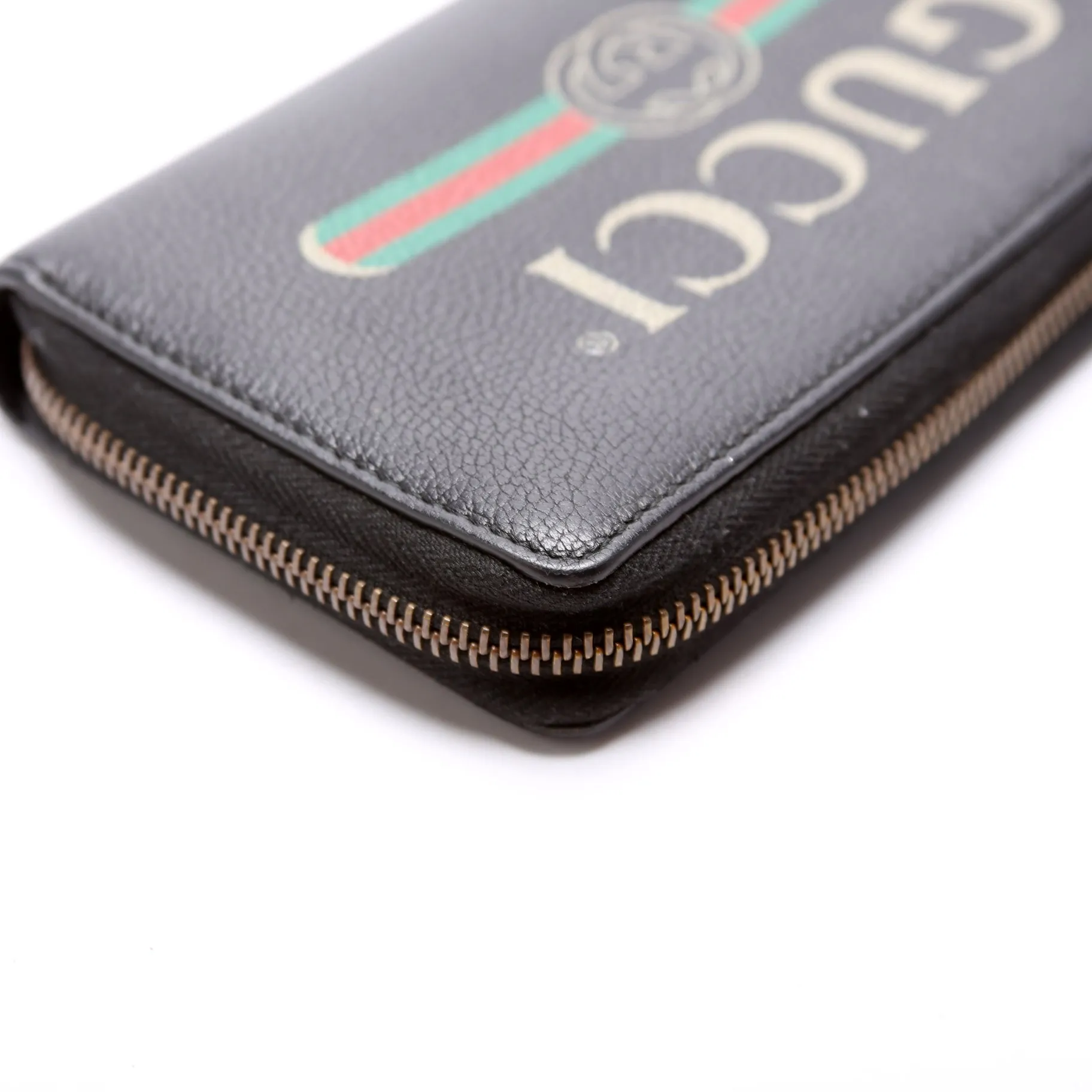 496317 Retro Logo Leather Zip Around Wallet