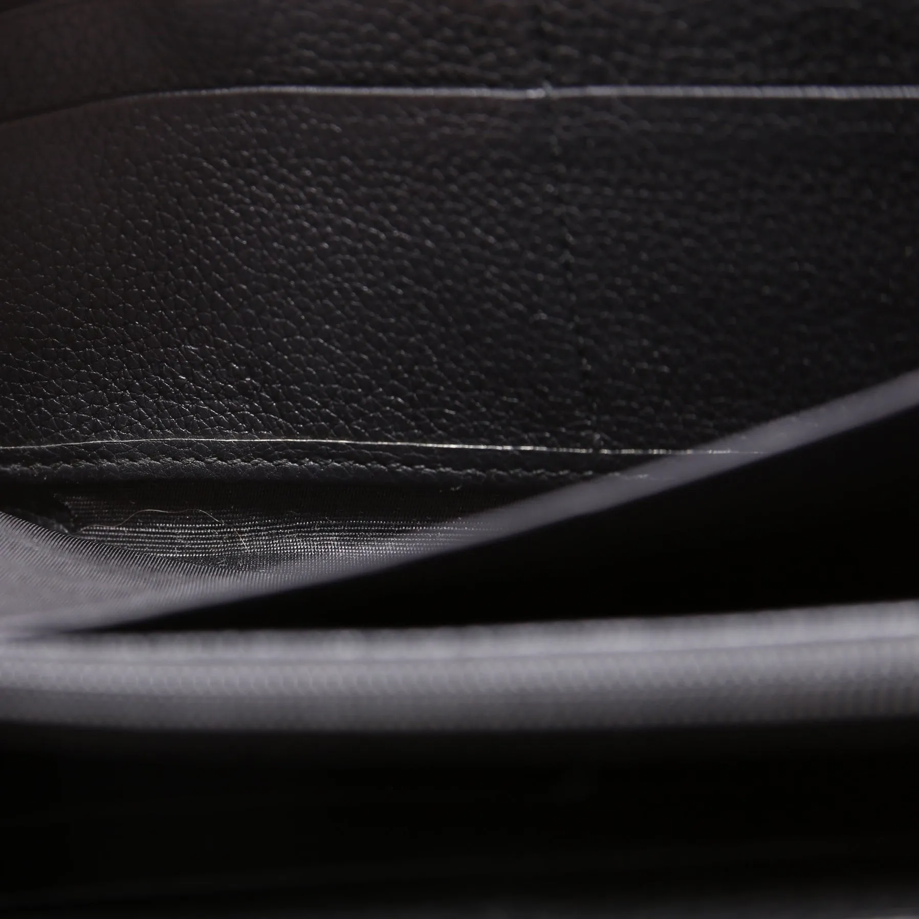 496317 Retro Logo Leather Zip Around Wallet