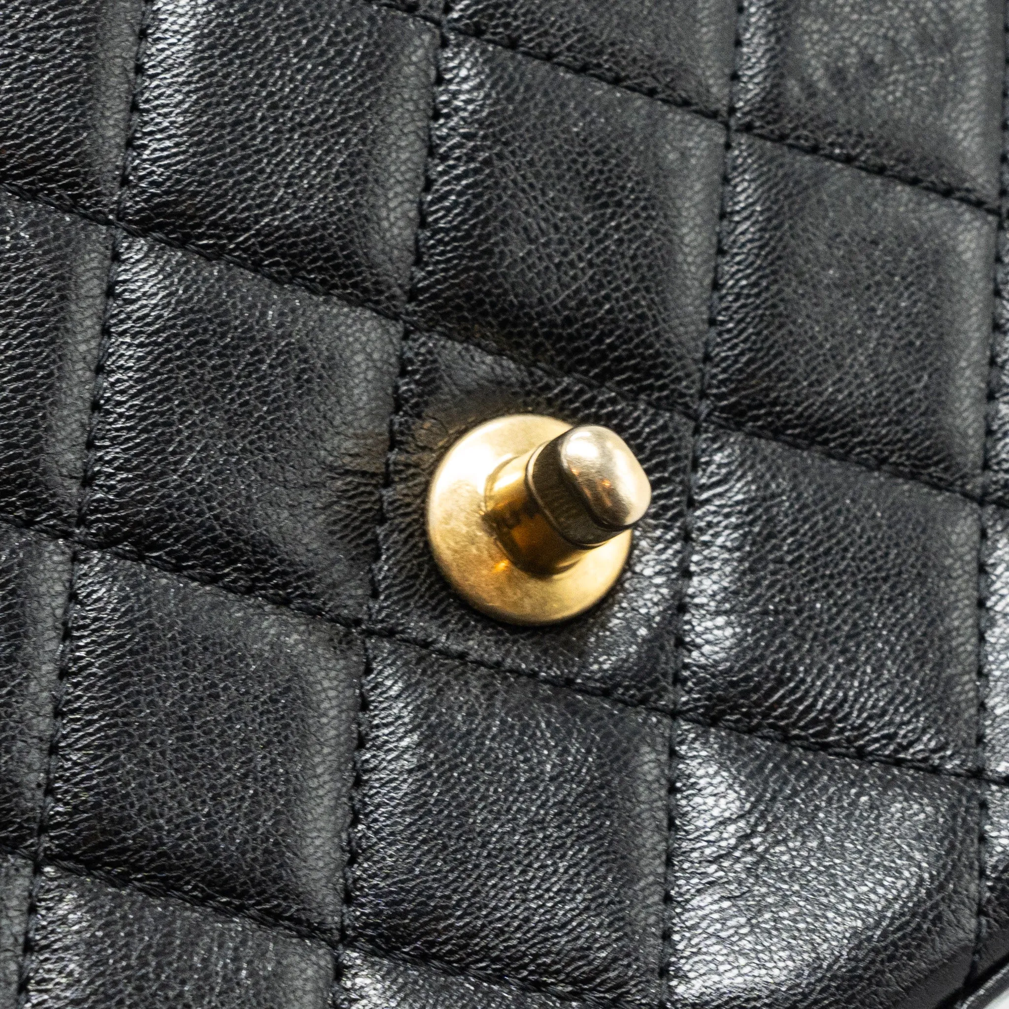 Chanel 22K retro new square large flap bag goatskin black GHW (microchip)