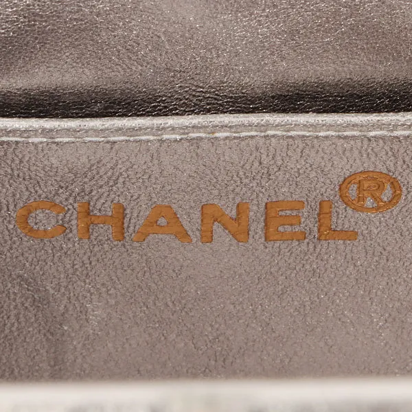 Chanel Around 1997 Made Turn-Lock Metal Clasp Chain Bag Silver