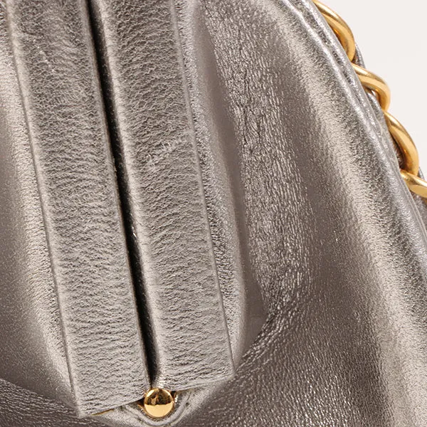 Chanel Around 1997 Made Turn-Lock Metal Clasp Chain Bag Silver