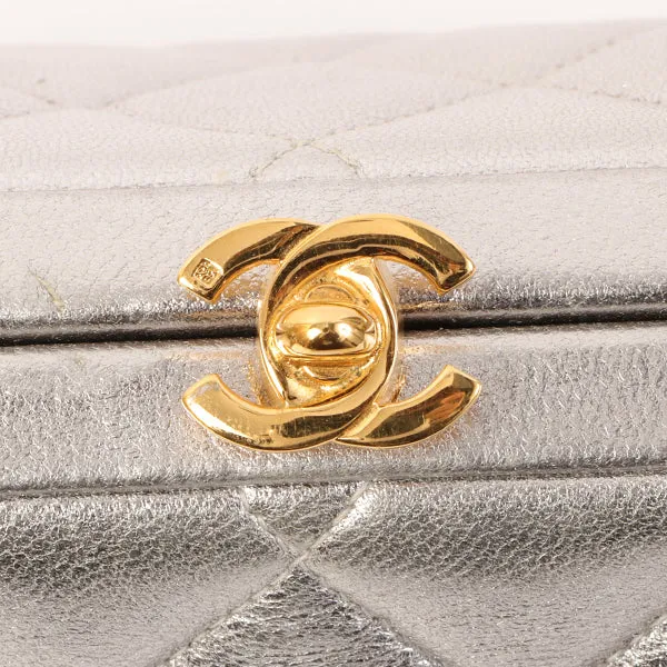 Chanel Around 1997 Made Turn-Lock Metal Clasp Chain Bag Silver