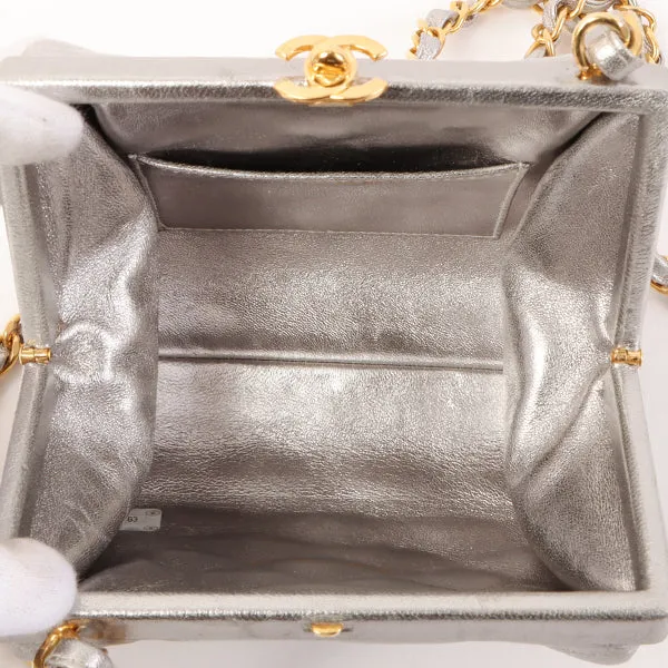 Chanel Around 1997 Made Turn-Lock Metal Clasp Chain Bag Silver