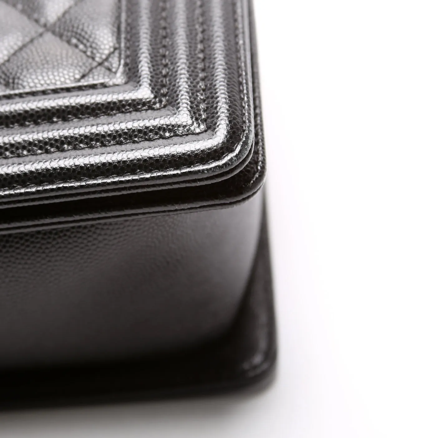 Chanel Boy Flap Medium New Cavier